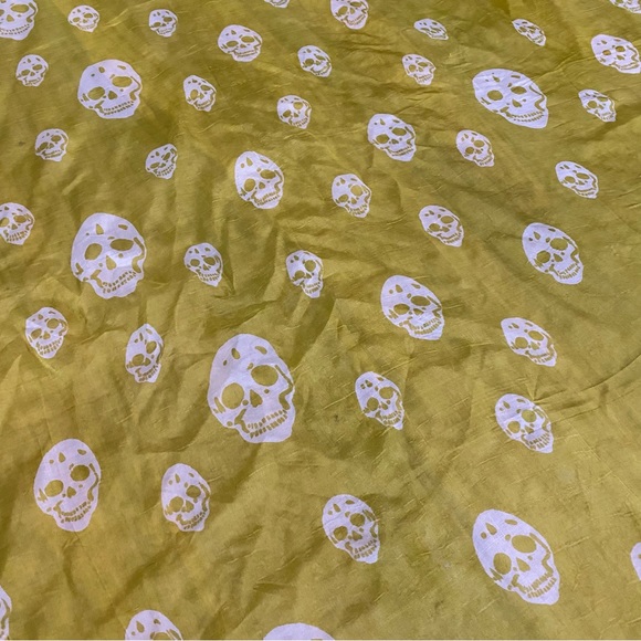 Sheer Silk Skulls!! - Picture 5 of 9